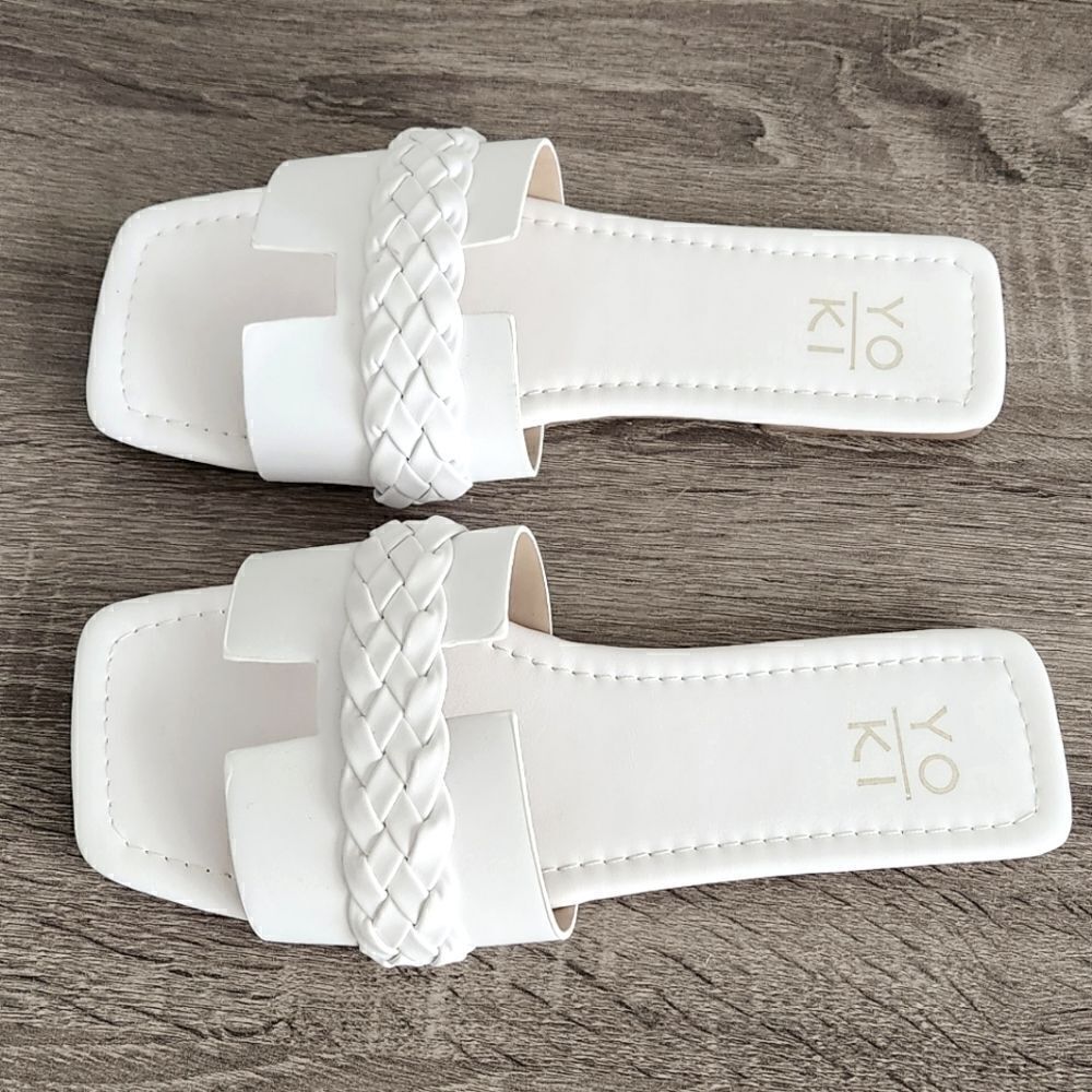New WOMEN'S YOKI SHOES WHITE SIZE US 7 PERFECT CONDITION.